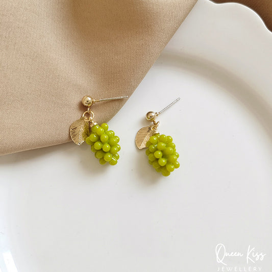 Cute Adorable Green Grapes Light Earrings -- Grape Time!!