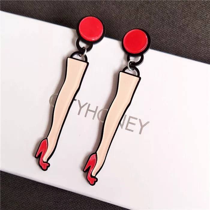 Lady Gaga and her legs acrylic earrings -- Bad Romance!!