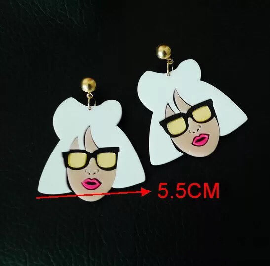 Lady Gaga and her legs acrylic earrings -- Bad Romance!!