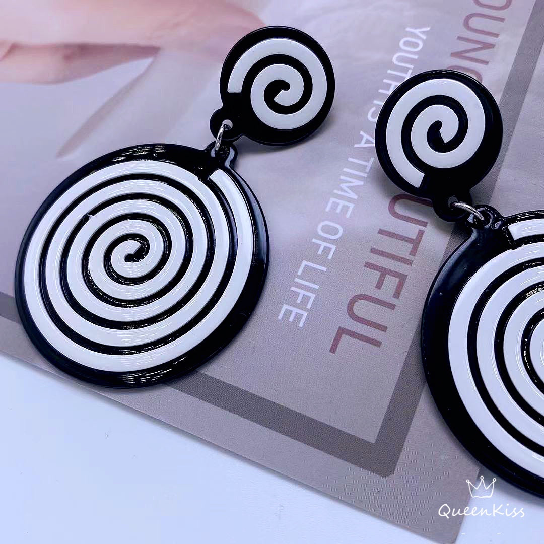 Cute Light Trendy Adorable Circle Black and White Earrings - Black and White!!