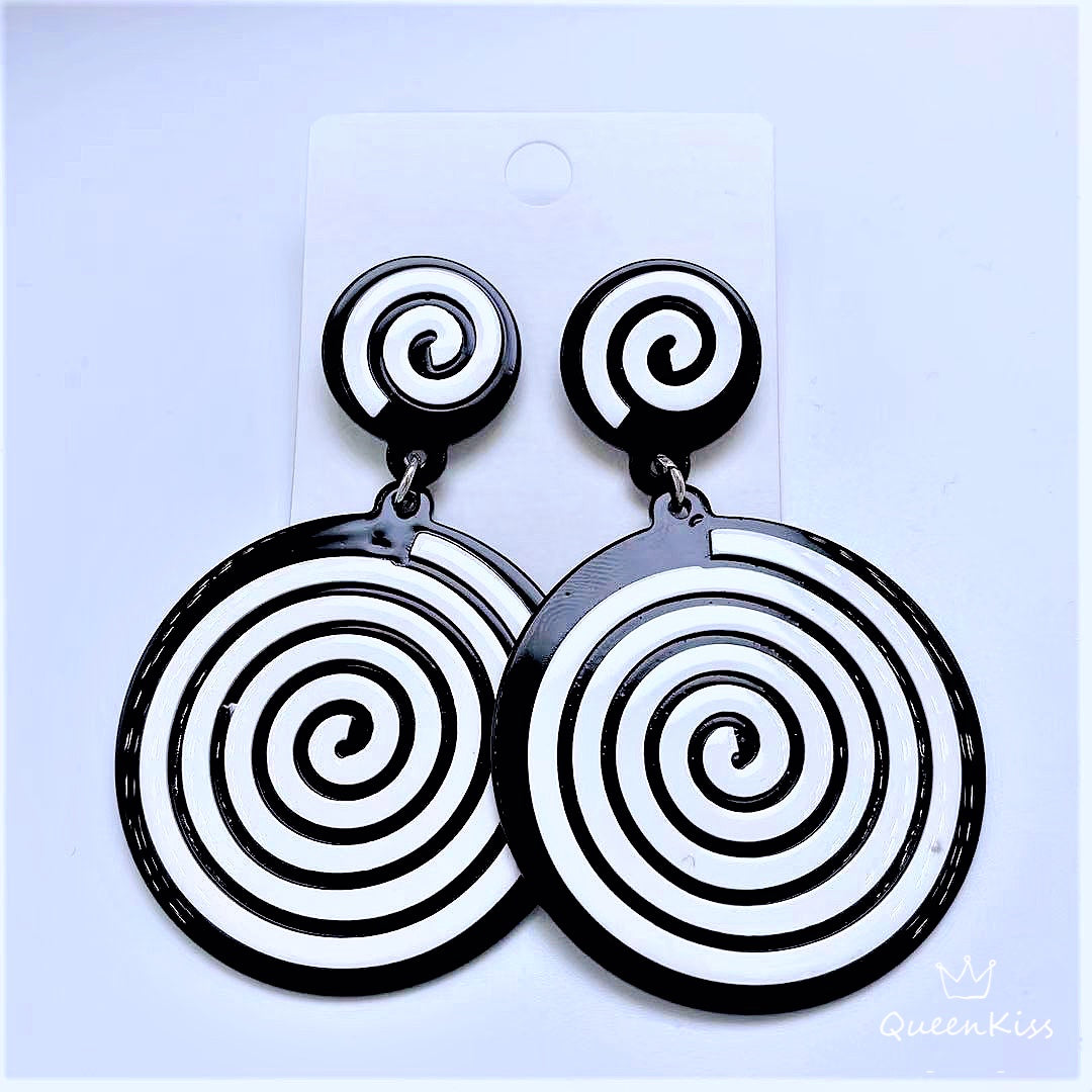 Cute Light Trendy Adorable Circle Black and White Earrings - Black and White!!