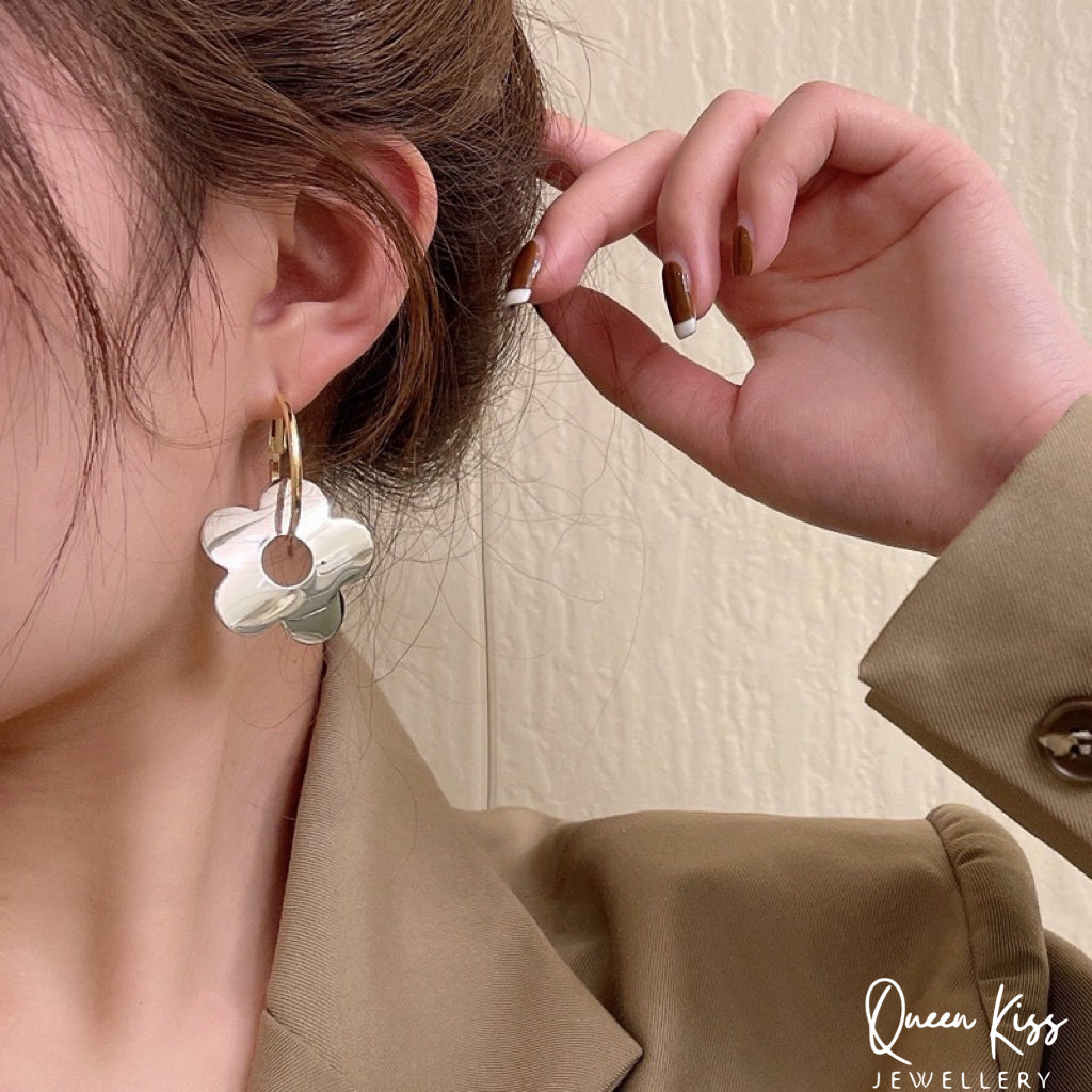 Stainless Steel Cute Adorable Flower Dangle Silver Earrings -- Big Flora!!